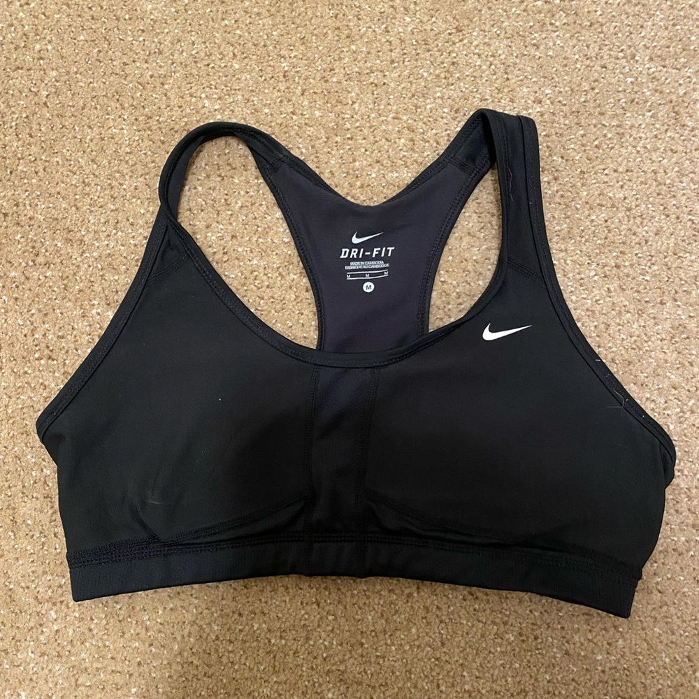 EUC Nike Dryfit sports bra